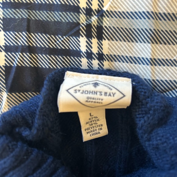 At John’s Bay size Large. New with tags - Picture 4 of 4